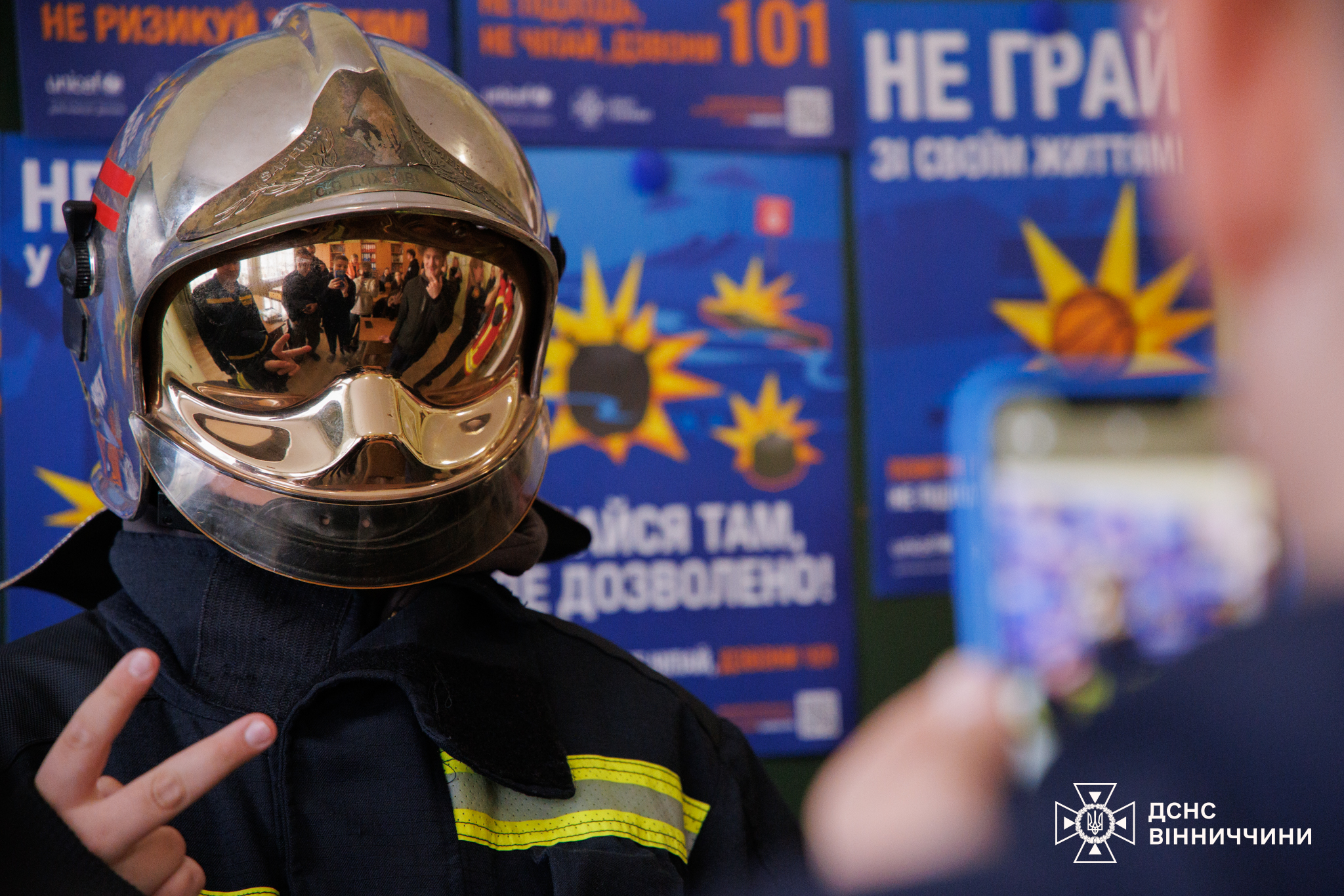 Фото до матеріалу: Рятувальники врятували вінничанку, яка кілька днів не виходила з квартири