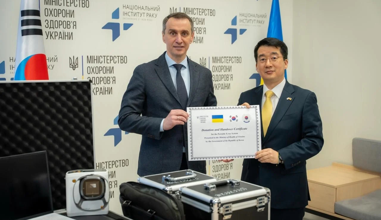 Фото до матеріалу: Україна отримала 100 портативних рентгенівських апаратів від Північної Кореї