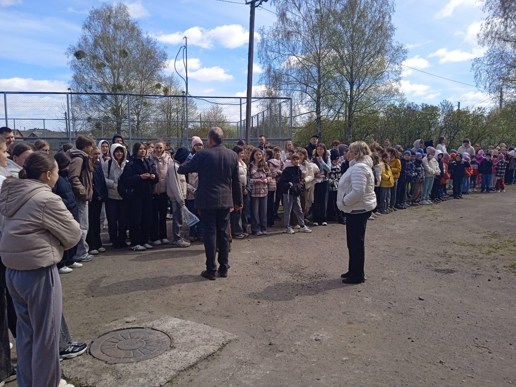 Фото до матеріалу: Безпека як життєвий навик: учні Крупецького ліцею відпрацювали дії в надзвичайних ситуаціях