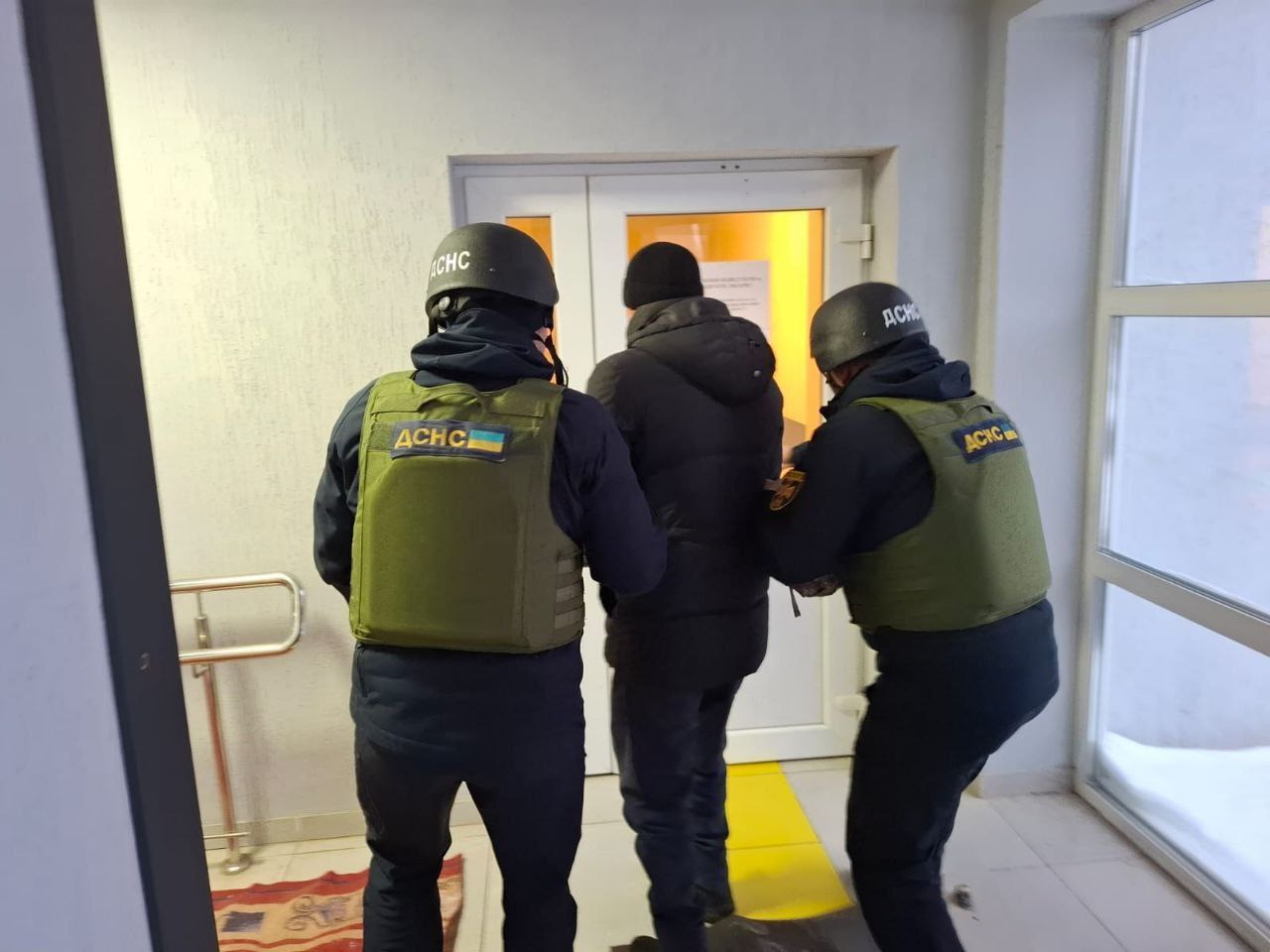 Фото до матеріалу: Двоє загиблих у Нікополі внаслідок нічного артобстрілу