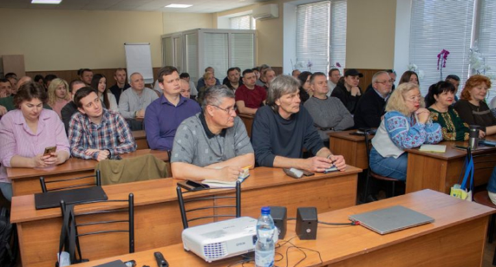 Фото до матеріалу: Вчителі Черкащини навчилися новим методам викладання «Захист України»