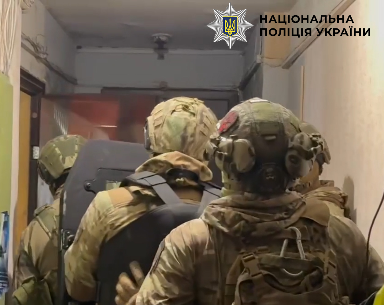 Фото до матеріалу: У Києві чоловік загинув, спробуючи втекти з вікна після замаху на вбивство