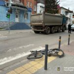 Фото до матеріалу: П'яний водій збив мотоцикліста та врізався у паркан у селі Гопчиця: поліція затримала 20-річного порушника