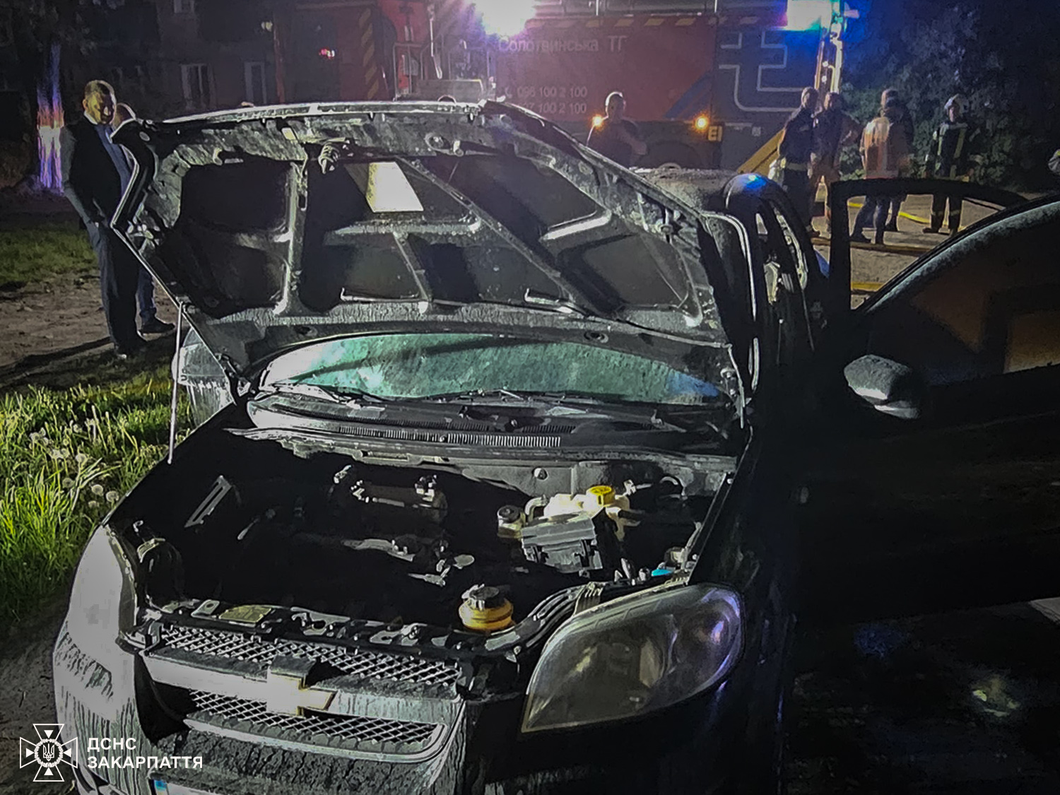 Фото до матеріалу: У Солотвині врятували Chevrolet Aveo від повного знищення вогнем