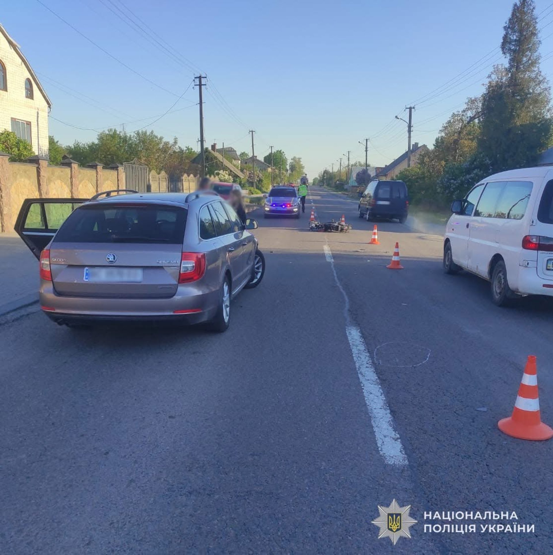 Фото до матеріалу: У Львівщині водій Skoda зіткнувся з електровелосипедом: пенсіонера госпіталізували