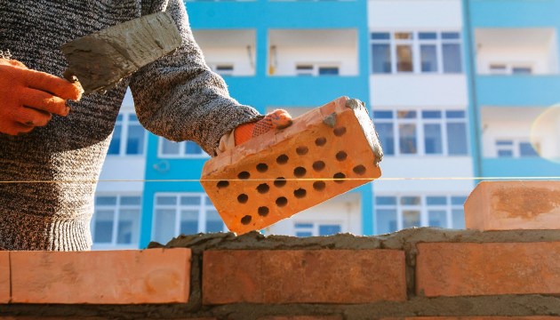 Фото до матеріалу: На Прикарпатті отримали 12 дозволів на працевлаштування індійців для будівельників