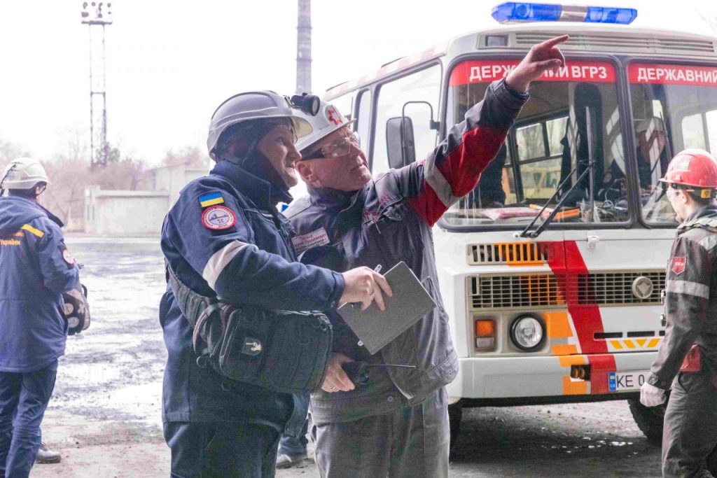 Фото до матеріалу: На Північному ГЗК відпрацювали ліквідацію наслідків бойових дій у складних умовах