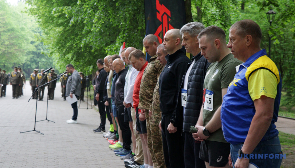 Фото до матеріалу: Понад 700 учасників: у Львові пройшов міжнародний півмарафон до Дня піхоти
