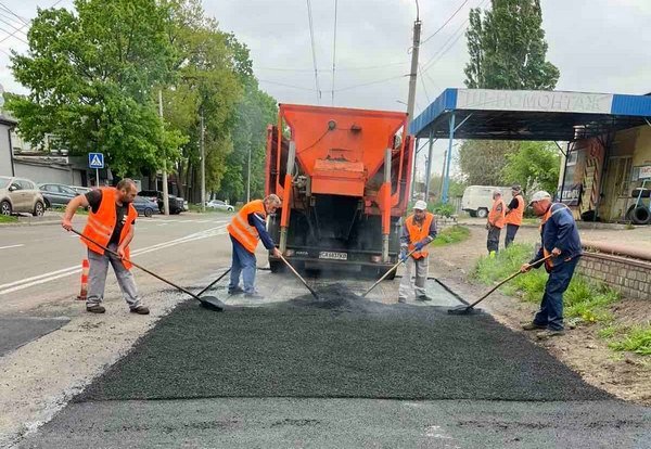 Фото до матеріалу: У Черкасах завершили аварійно-ямний ремонт вулиці Руставі