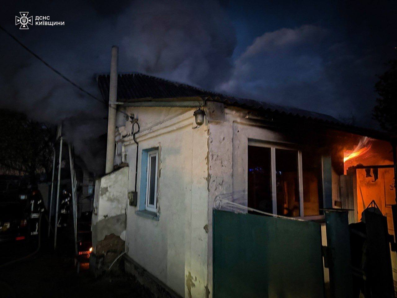 Фото до матеріалу: Трагедія на Київщині: під час пожежі в Княжичах загинула жінка