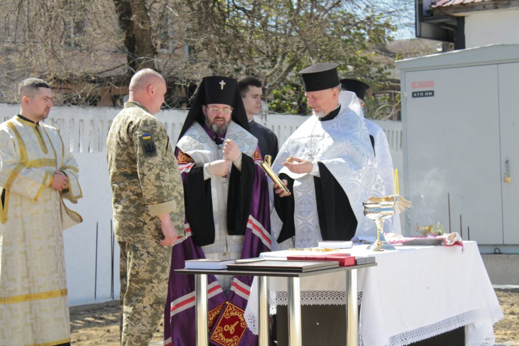 Фото до матеріалу: На території військової частини Білгорода-Дністровського заклали капсулу під храм
