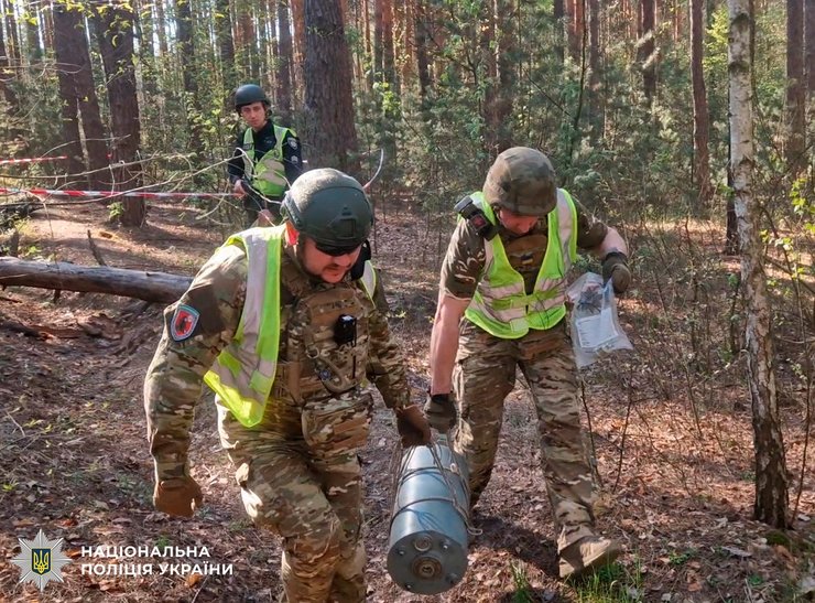 Фото до матеріалу: У Києві знайшли не вибухнулий дрон типу «Герань-2»: киянин виявив ворожий БпЛА під час прогулянки