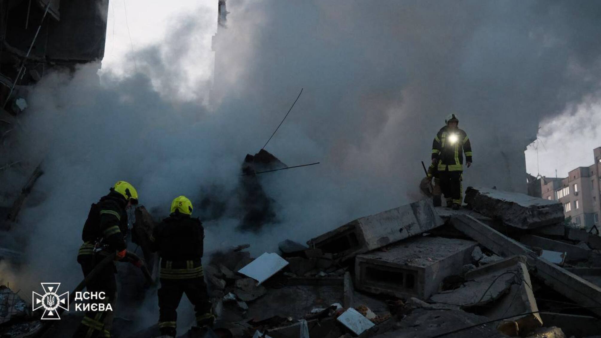 Фото до матеріалу: Росія атакує Київ: ракети та дрони вдарили по житлових будинках, є загиблий