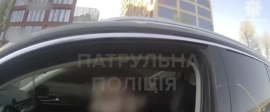Фото до матеріалу: У Києві чоловік збив жінку під час втечі від поліції