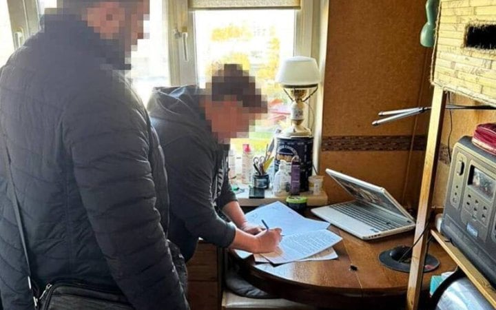Фото до матеріалу: Викрито масштабну схему контрабанди алкоголю через дипломатичні вантажі