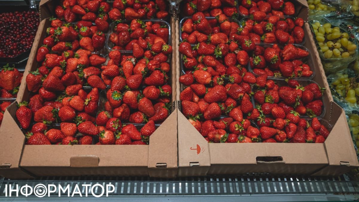 Фото до матеріалу: Ціни на полуницю в Україні різко впали: від 330 до 700 гривень