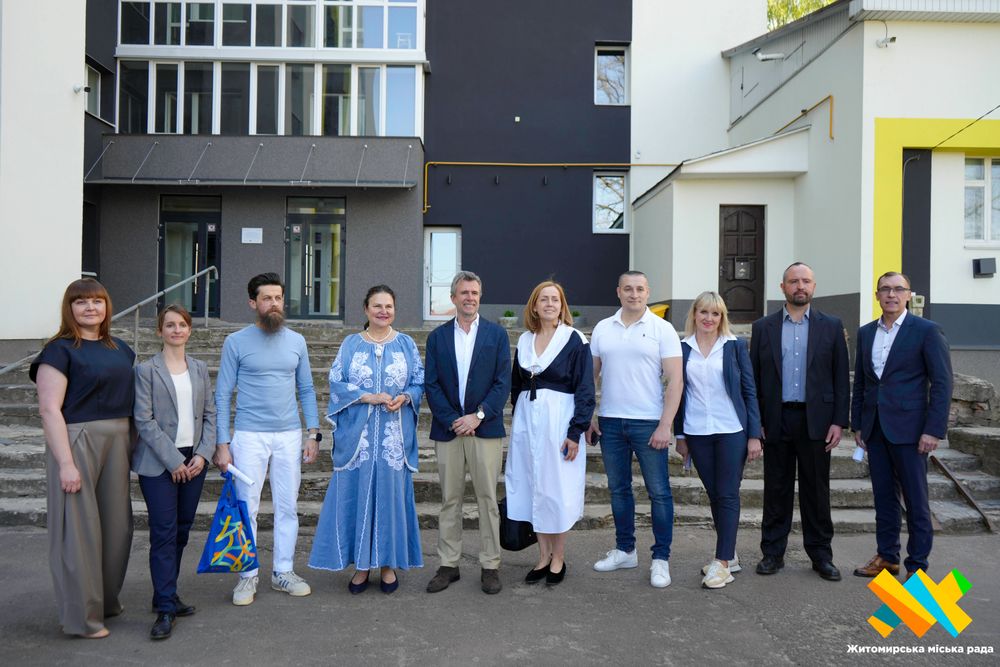 Фото до матеріалу: Делегація ЄС відвідала житомірське ОСББ: програма «Енергодім» дала економлю 55%