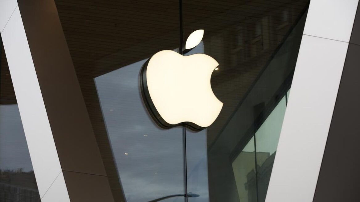 Фото до матеріалу: Apple шукає нових постачальників чипів: Intel та Samsung