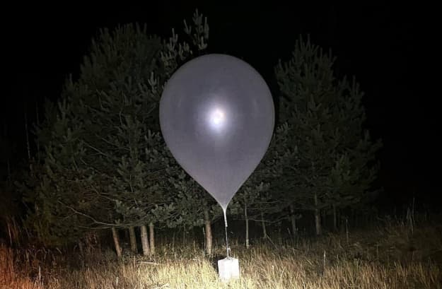 Фото до матеріалу: У Литві знайшли повітряну кулю із контрабандними сигаретами