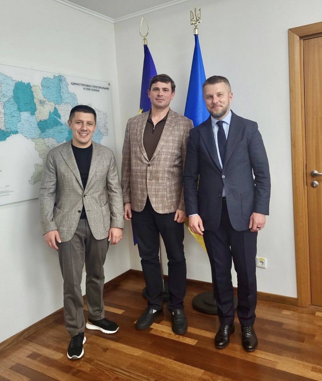 Фото до матеріалу: Ситуацію навколо «Карпатнафтохіму» можуть розглянути на рівні РНБО