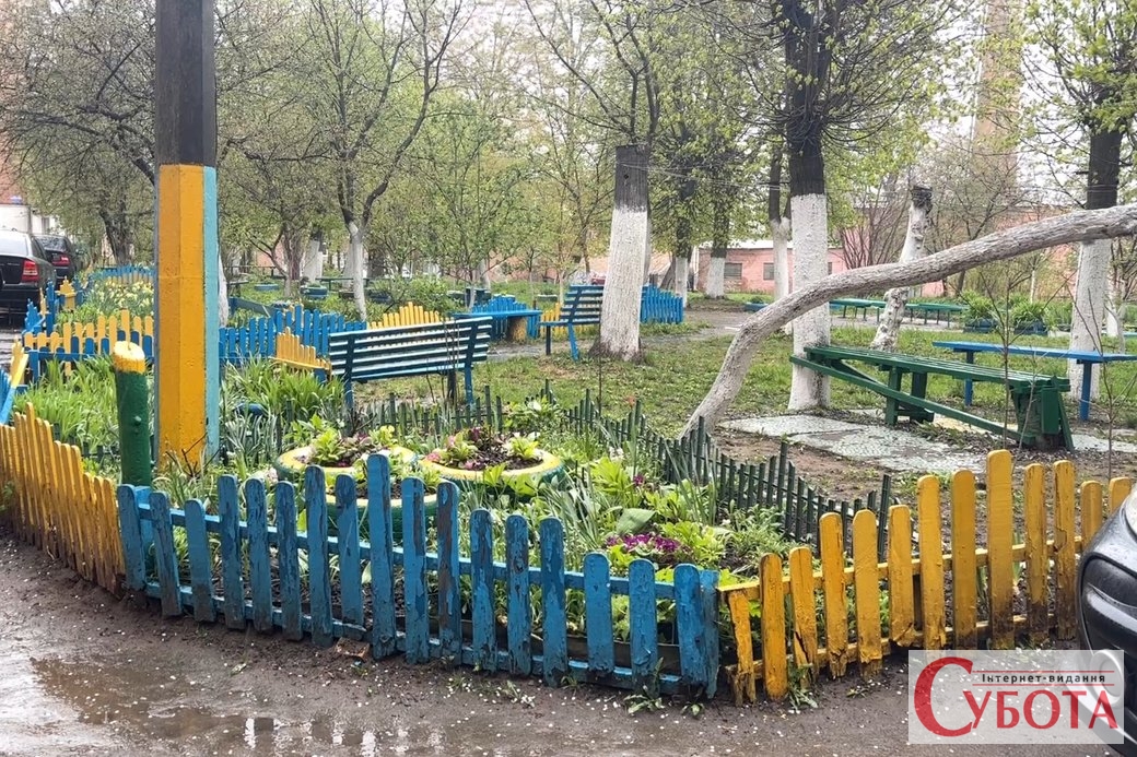Фото до матеріалу: Бетон падає на голову: у Бердичеві мешканці вимагають перерахунку за комуналку через бездіяльність ЖЕКу