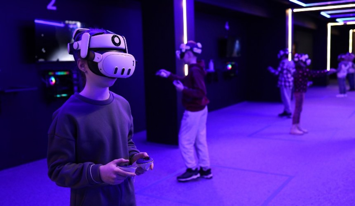 Фото до матеріалу: Новий VR-клуб VIAR на Дарниці: де святкують дні народження та корпоративи