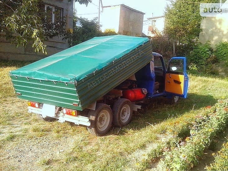 Фото до матеріалу: В Україні автолюбитель створив дивного шестиколісного "монстра" (фото) – Тюнінг