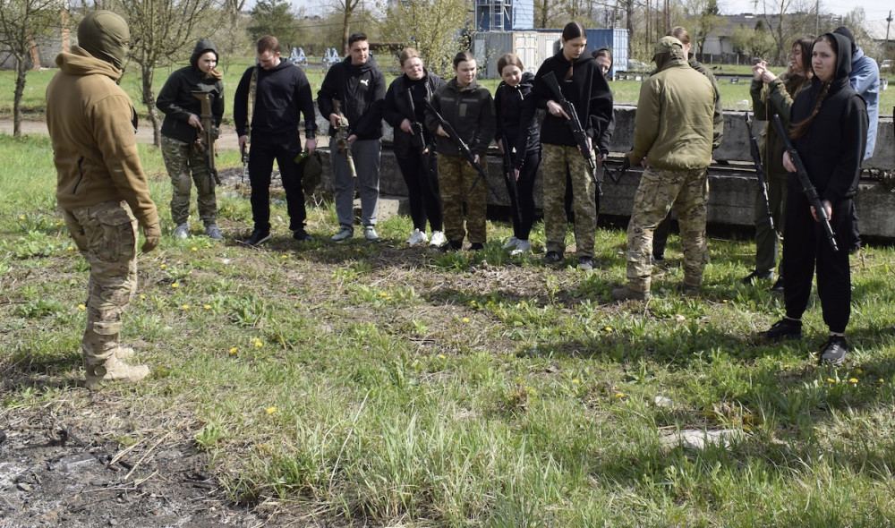 Фото до матеріалу: Студентів Івано-Франківська навчили тактичній медицині та побудові засідок за програмою «Воїн-Вовкулака»