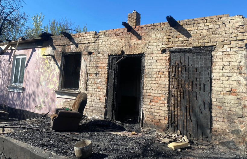 Фото до матеріалу: Пожежа в Старому Корці залишила родину без даху над головою: оголошено збір