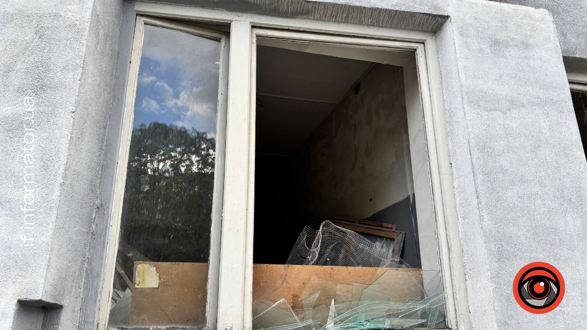 Фото до матеріалу: Ворожець обстріляв Івано-Франківськ: мешканці розповідають про влучання у житловий будинок