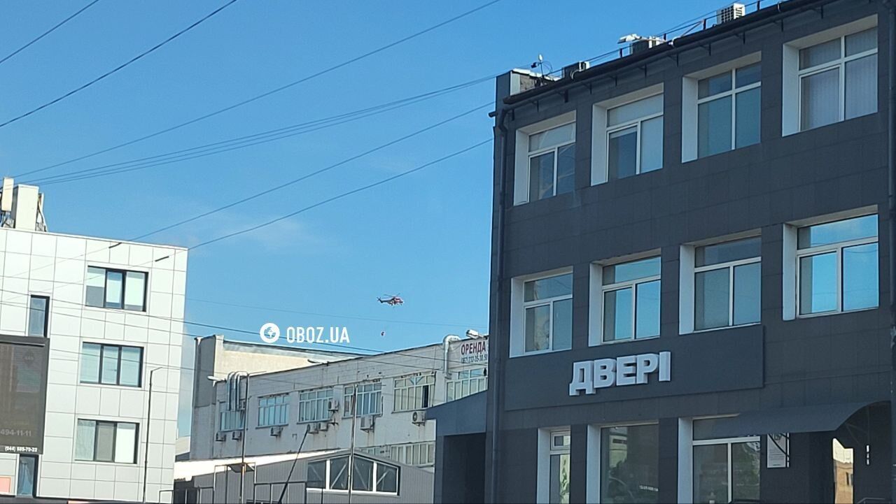 Фото до матеріалу: У Києві задіяли гвинтокрили для гасіння пожеж, які виникли після атаки РФ. Фото