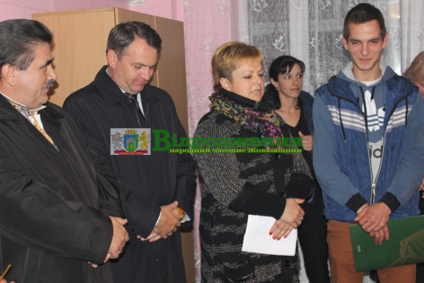 Фото до матеріалу: Сироті з Лаврикова подарували квартиру: Івана Шмигеля врятували від бездомності