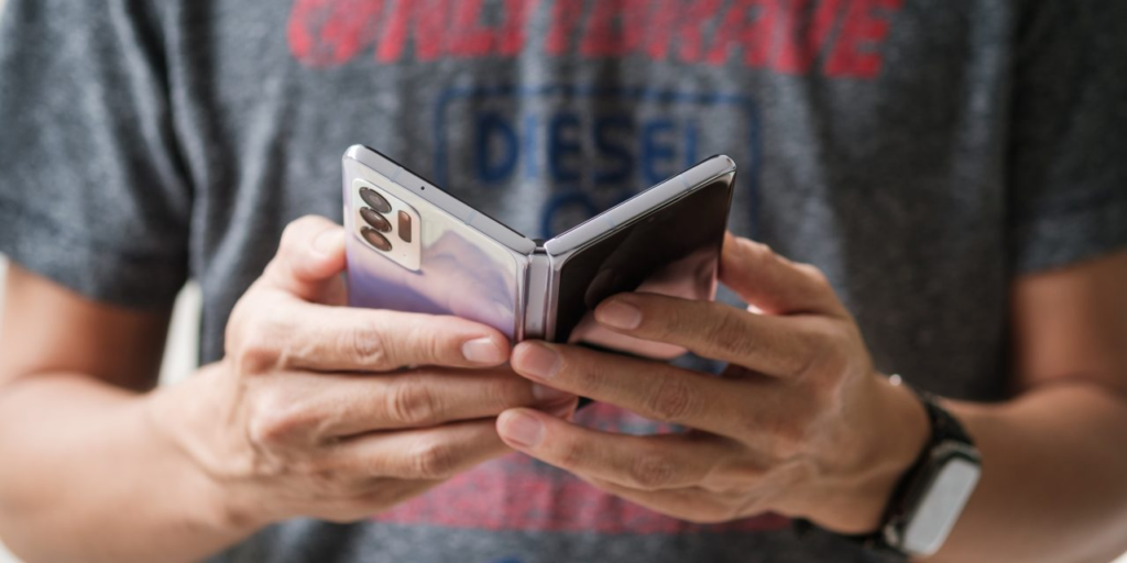Фото до матеріалу: ЄС вимагає від Google відкрити Android для сторонніх ШІ: що це змінить для українців