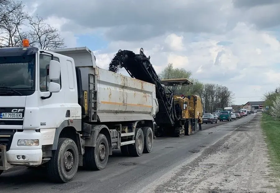 Фото до матеріалу: На об'їзній Івано-Франківська відновили ще одну ділянку траси Н-09