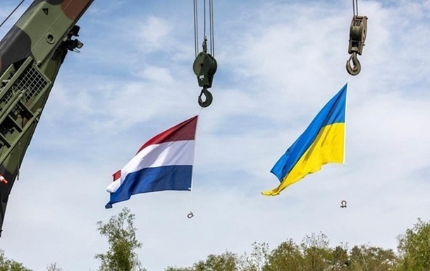 Фото до матеріалу: Нідерланди з 2026 року обмежать возз'єднання сімей біженців: що змінилося у законі про притулок
