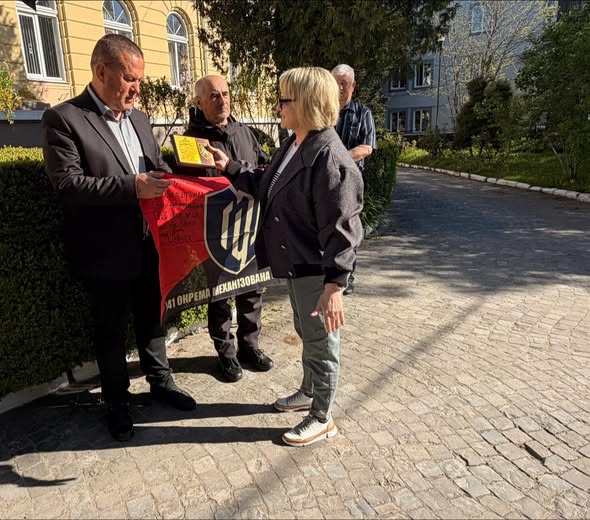 Фото до матеріалу: Надвірнянська міська рада отримала подяку від Захисників