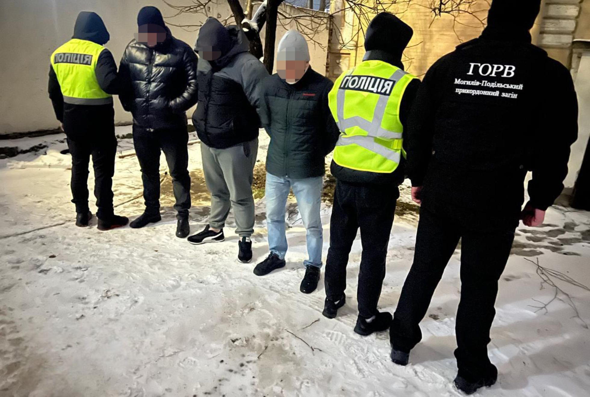 Фото до матеріалу: Трьох жителів Могилів-Подільського судитимуть за незаконну переправку ухилянта до Молдови