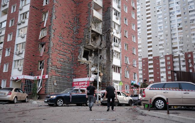 Фото до матеріалу: Власники зруйнованого житла не платитимуть за комуналку: Зеленський підписав закон