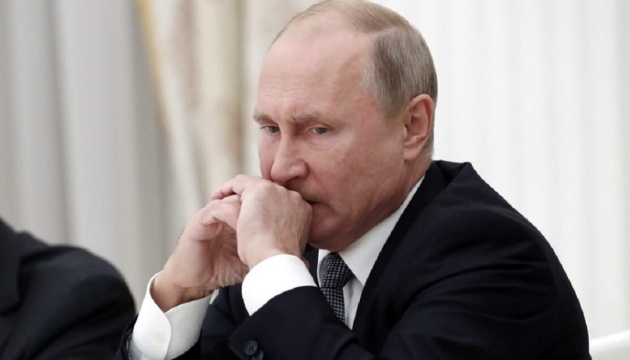 Фото до матеріалу: Росіянам дозволили говорити, щоб випустити пару? Чи Путін таки дістав?