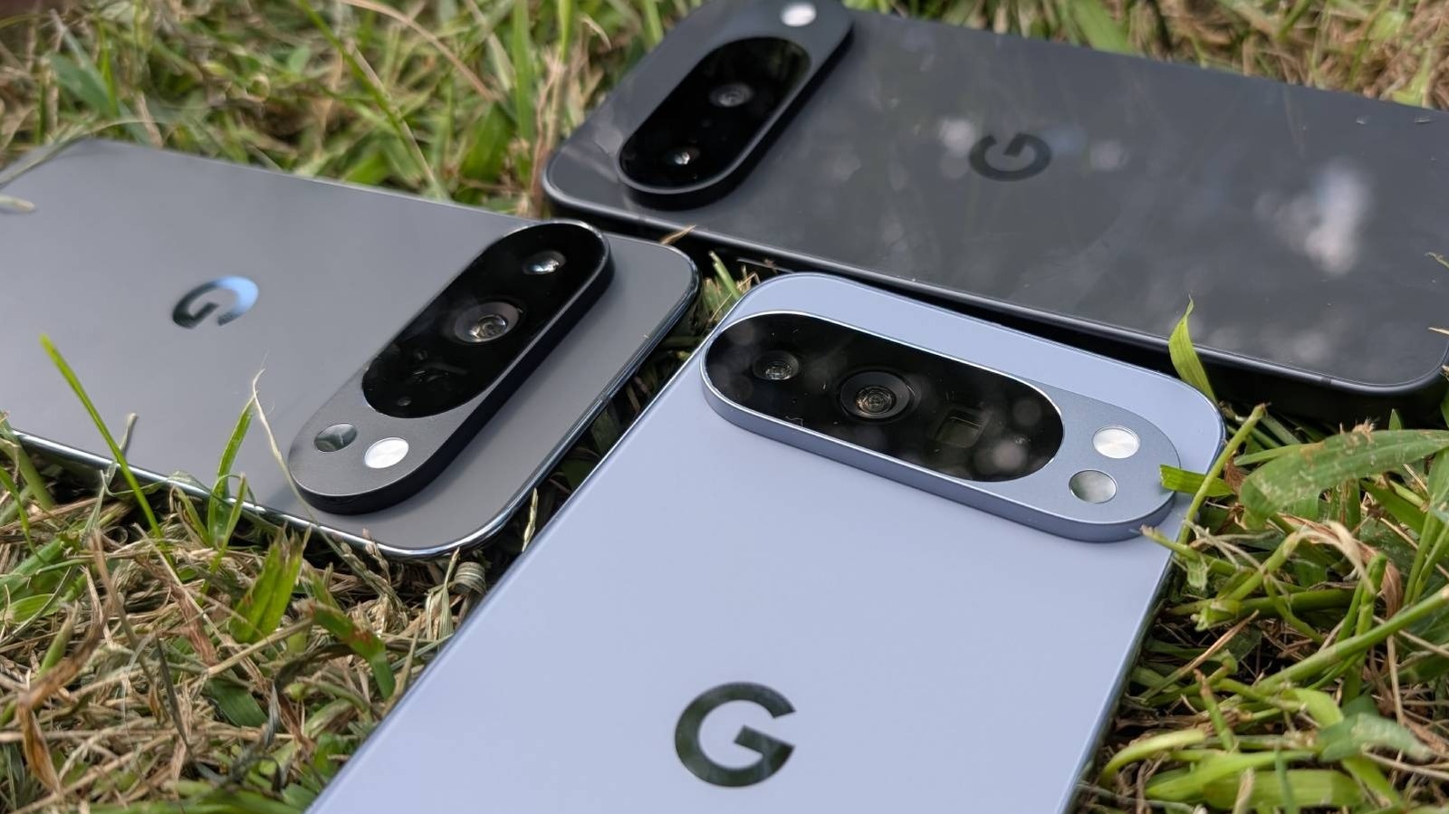 Фото до матеріалу: Google дозволить видалити обов'язкові віджети з екрану Pixel у Android 17