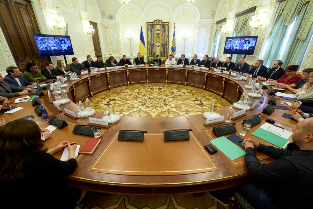 Фото до матеріалу: Зеленський вимагає завершити підготовку регіонів до зими до опалювального сезону