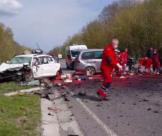 Фото до матеріалу: Трагічна ДТП на Звенигородщині: загинули працівники ТЦК, поранено військових