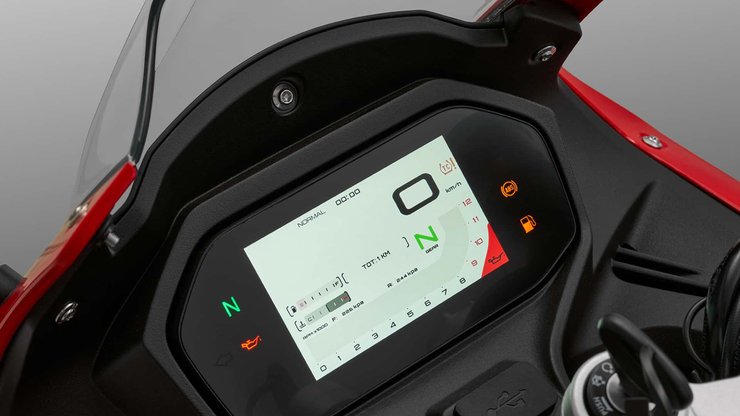 Фото до матеріалу: Новий китайський спортбайк QJ Motor SRK 600 RS з'явився в Європі: ціна та характеристики