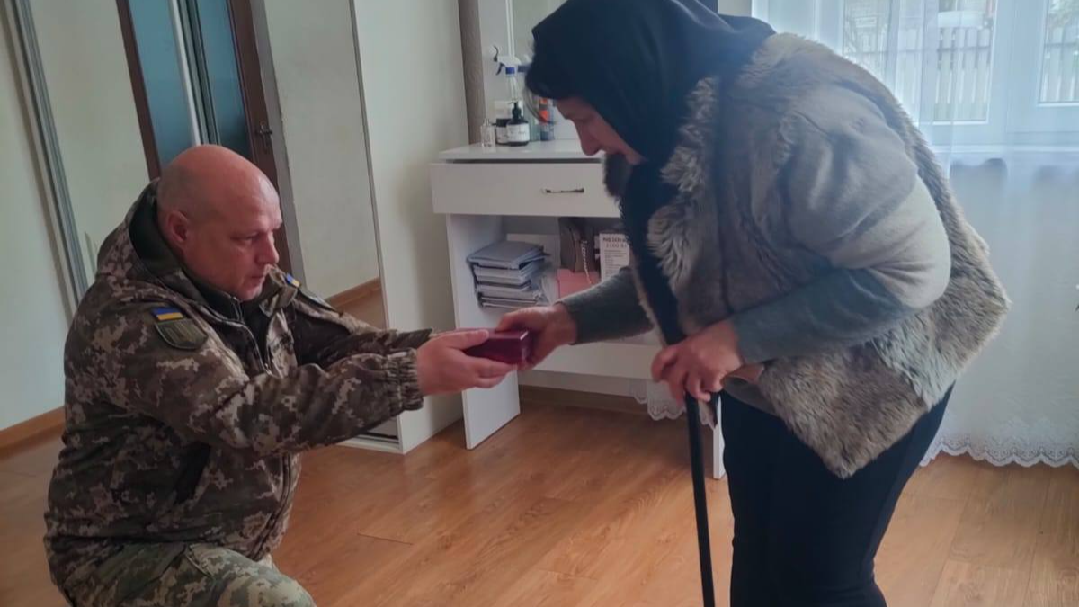 Фото до матеріалу: Лікарі Володимира успішно прооперували пацієнта з наслідками бойової травми