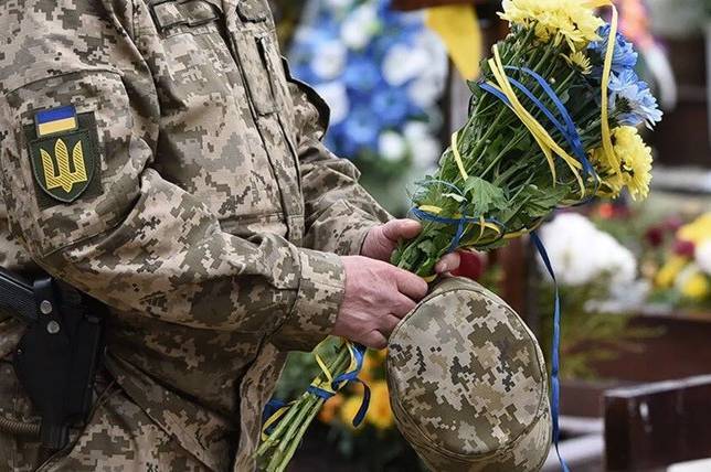 Фото до матеріалу: Львівщина прощається з героєм Михайлом Барабашем