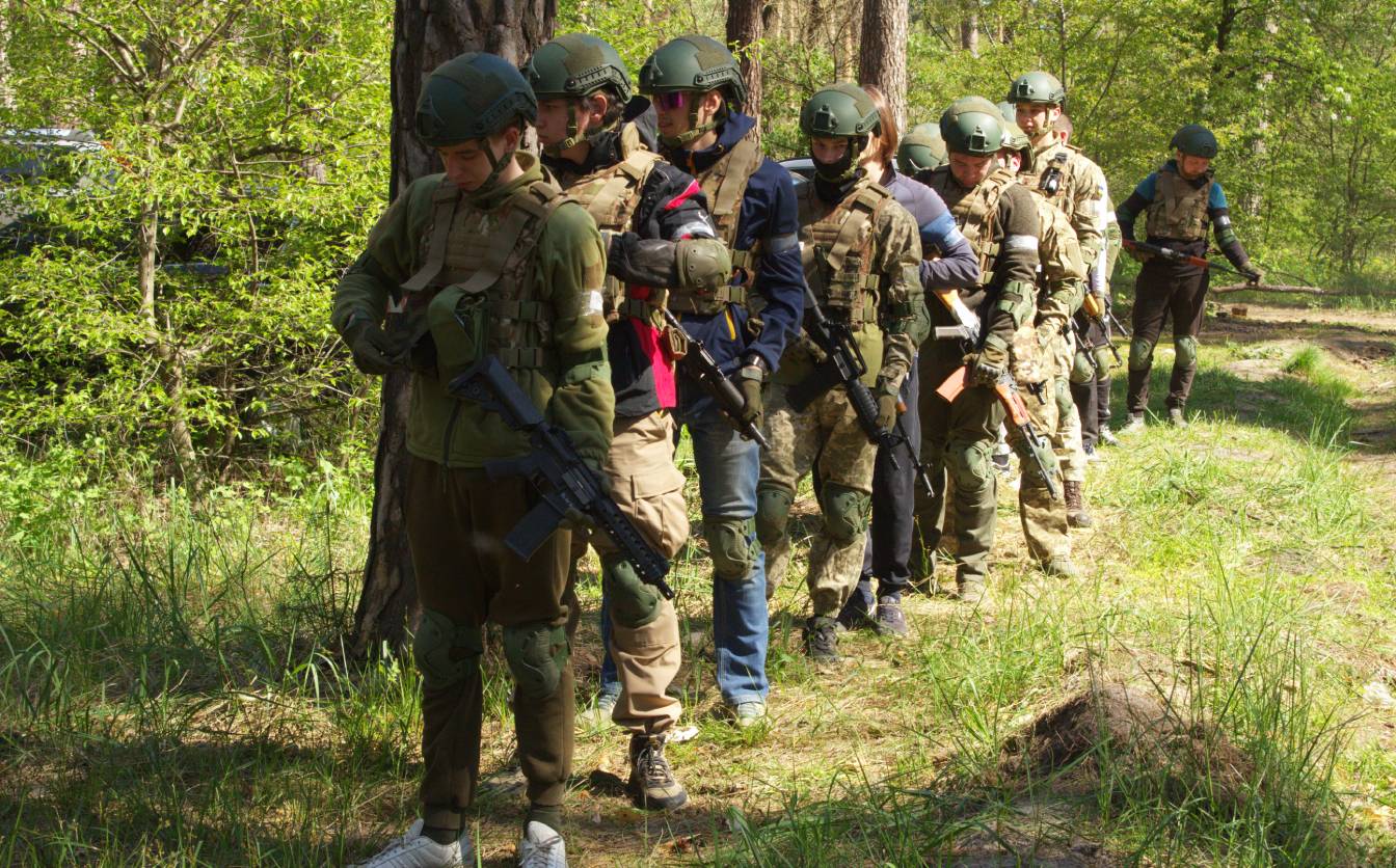 Фото до матеріалу: Перша група студентів на Черкащині отримала сертифікати з національного спротиву