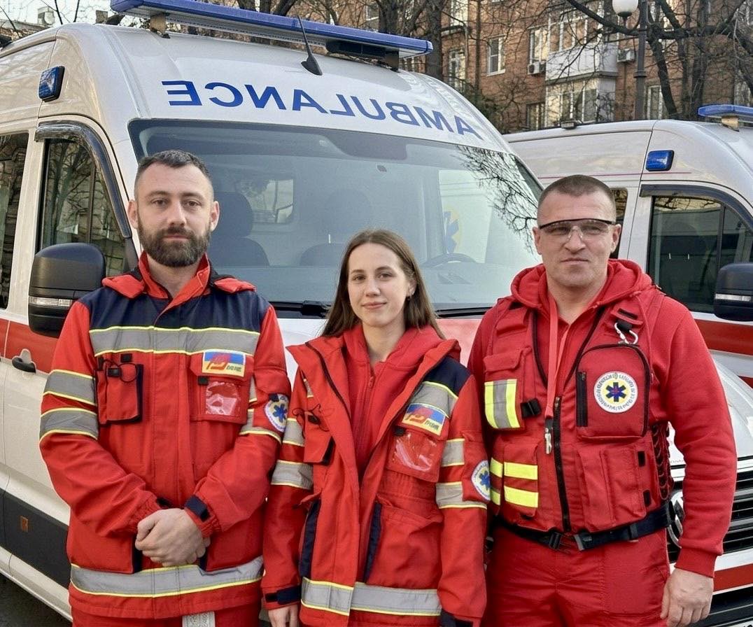 Фото до матеріалу: У Києві бригада екстреної медичної допомоги врятувала життя 89-річної жінці, у якої зупинилося серце