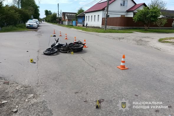 Фото до матеріалу: У Охтирці госпіталізовано мотоцикліста після зіткнення з легковим автомобілем
