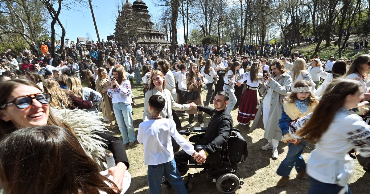 Фото до матеріалу: Великдень у Шевченківському гаю: рекорд відвідуваності та зібрана допомога для армії