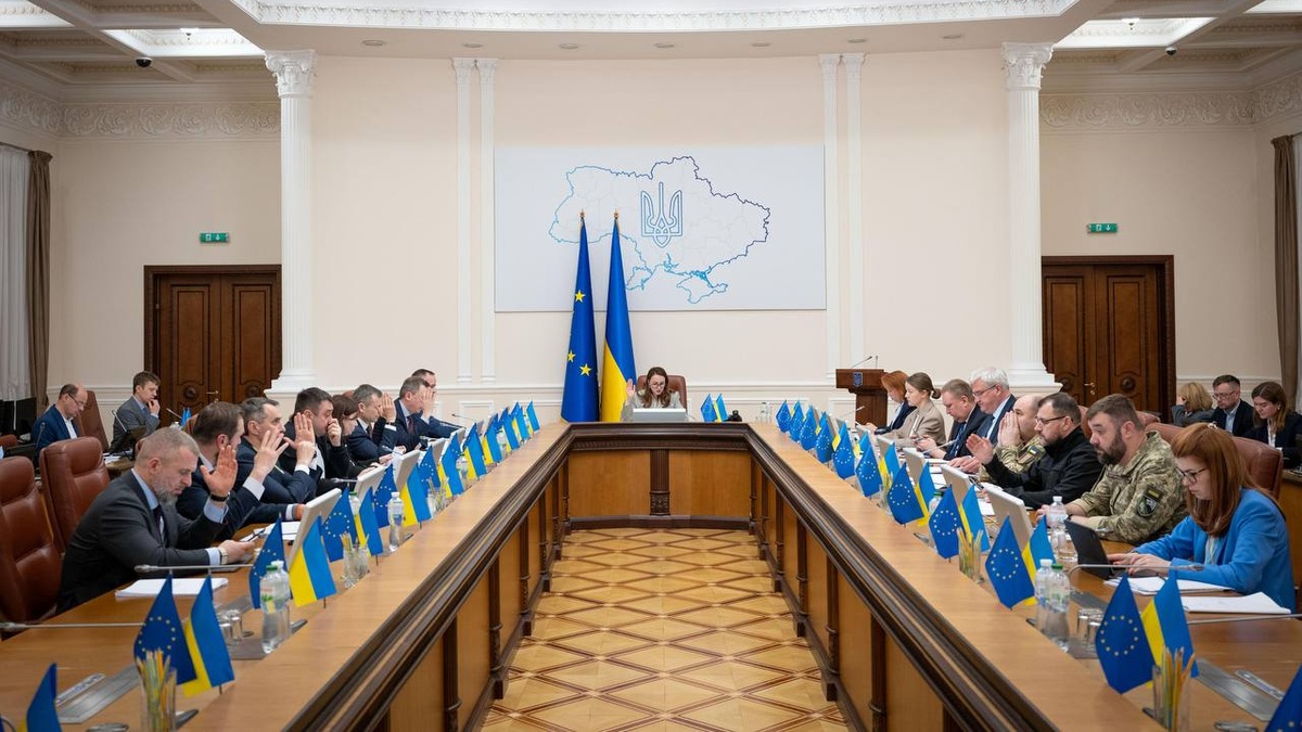 Фото до матеріалу: Уряд визначив термін конкурсу на правління «Енергоатому» та прискорив приватизацію «Сенс Банку»